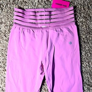 Coastal Rose Capri Leggings- Size L (12)